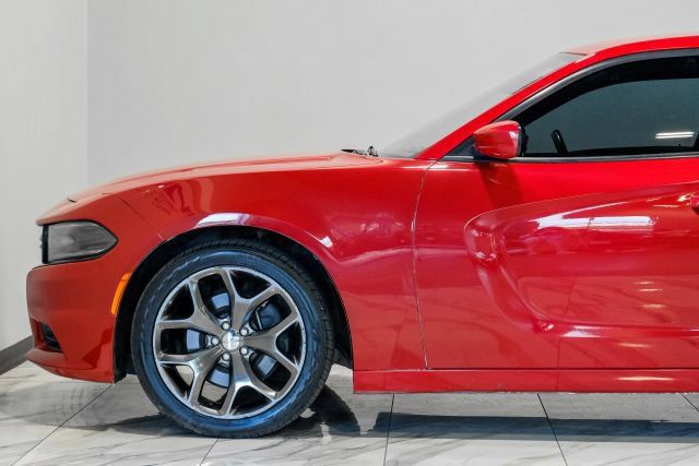 Used 2016 Dodge Charger R/T w/ Navigation & Travel Group RWD image 15