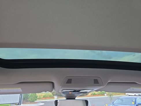 New 2026 Volkswagen Atlas SE image 16