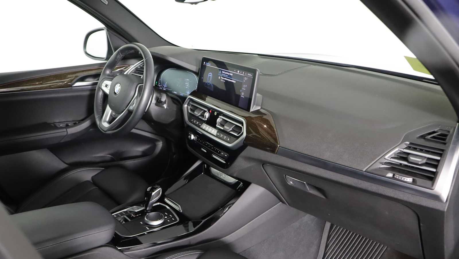 Used 2024 BMW X3 xDrive30i w/ Premium Package AWD/4WD image 9