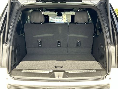 New 2026 GMC Yukon XL Denali w/ Denali Reserve Package image 27
