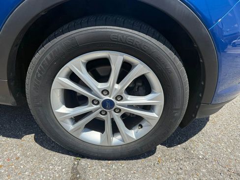 Used 2017 Ford Escape SE FWD image 12