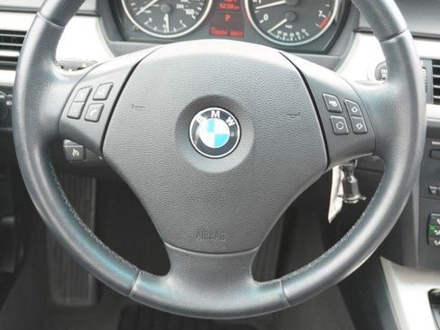 Used 2006 BMW 325i Sedan RWD image 24