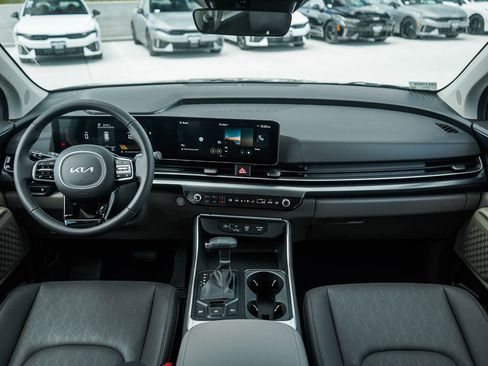 New 2026 Kia Carnival FWD image 14