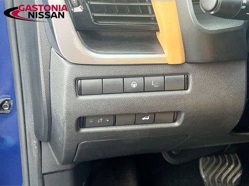 Used 2021 Nissan Rogue Platinum image 13