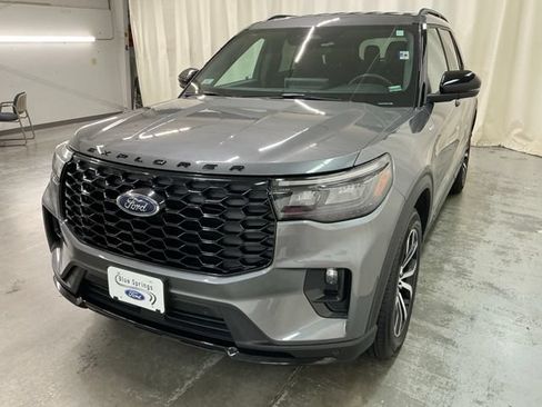Used 2025 Ford Explorer ST-Line AWD/4WD image 10