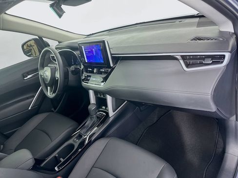 Certified 2025 Toyota Corolla Cross XLE FWD image 30