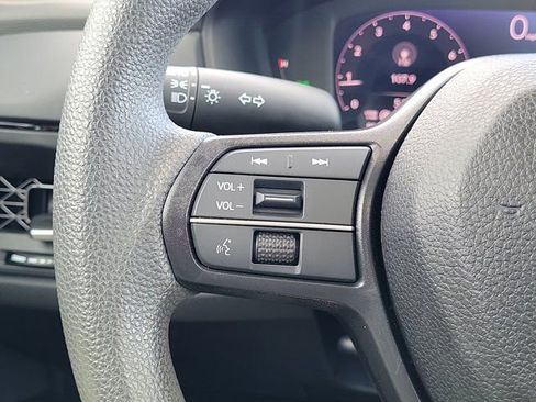 Certified 2023 Honda Accord EX image 18