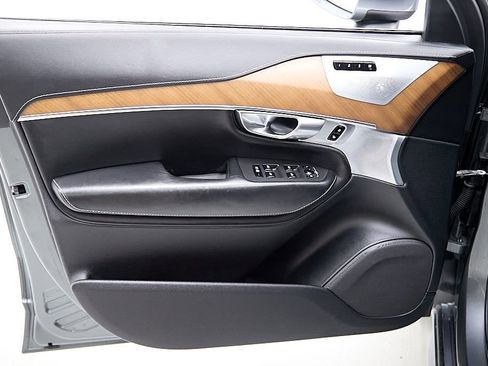 Used 2018 Volvo XC90 T6 Inscription w/ Convenience Package image 10