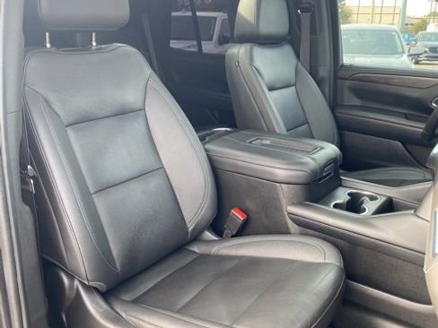 Used 2022 Chevrolet Tahoe Z71 w/ Luxury Package image 28