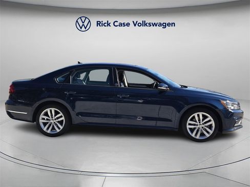 Used 2019 Volkswagen Passat 2.0T Wolfsburg w/ Wheels & Sunroof Package image 3