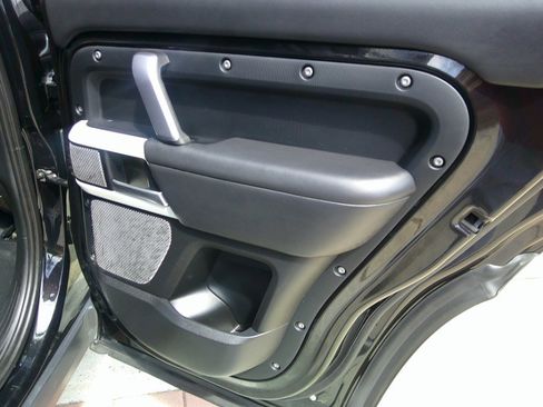 Used 2023 Land Rover Defender 130 X-Dynamic SE AWD/4WD image 52