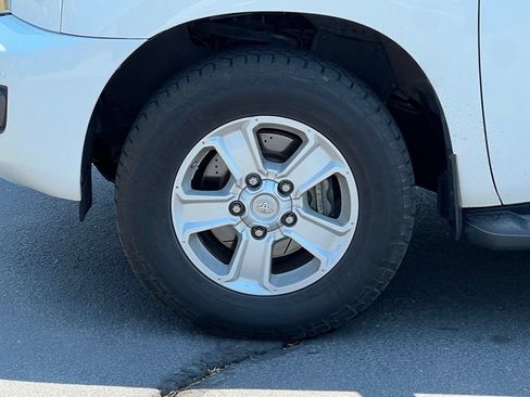 Used 2019 Toyota Sequoia SR5 AWD/4WD image 14