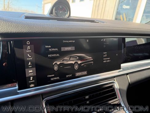 Used 2017 Porsche Panamera 4 image 29