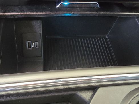 Used 2022 Ford F250 Lariat w/ Black Appearance Package image 33