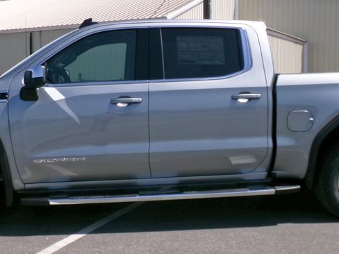 New 2026 GMC Sierra 1500 SLE w/ X31 Off-Road Package image 2