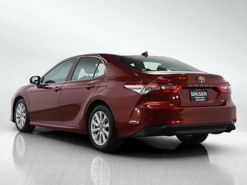 Used 2019 Toyota Camry LE image 3