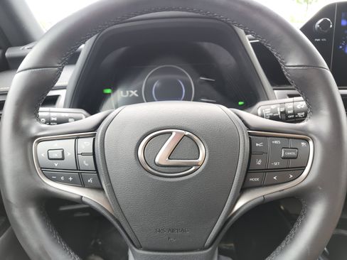 Used 2024 Lexus UX 250h AWD w/ Premium Package image 29