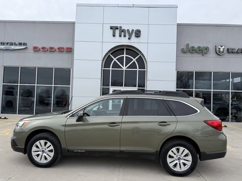 Used 2017 Subaru Outback 2.5i Premium image 41
