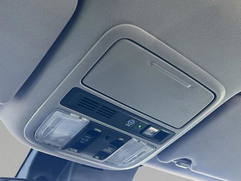 Used 2021 Honda Pilot Touring image 19