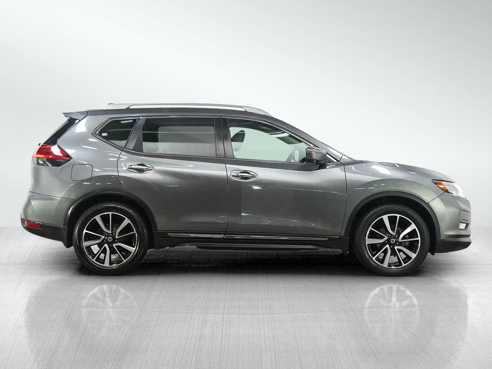 Used 2017 Nissan Rogue SL w/ SL Premium Package FWD image 6