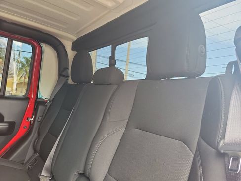 Used 2021 Jeep Gladiator Sport AWD/4WD image 15
