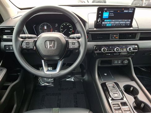 Certified 2025 Honda Pilot EX-L image 10