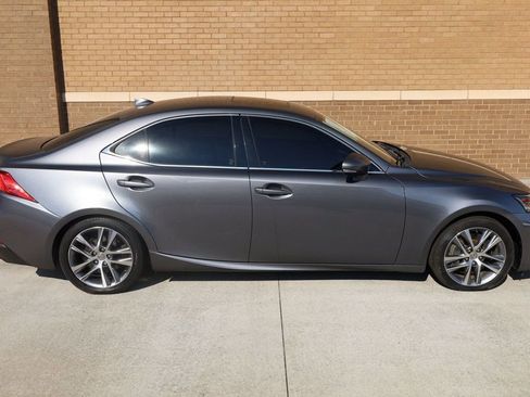 Used 2019 Lexus IS 300 image 3