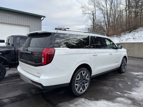 Used 2025 Ford Expedition Max Platinum w/ Platinum Ultimate Package image 2