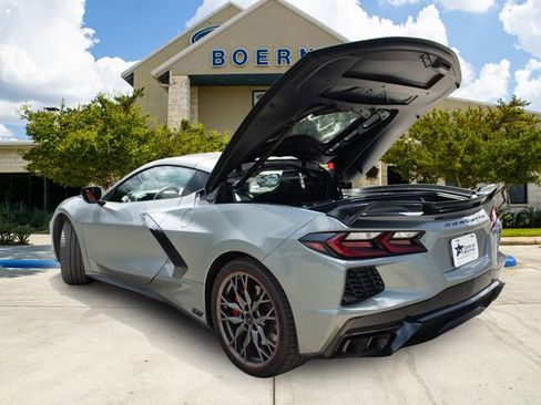 Used 2024 Chevrolet Corvette Stingray Preferred Cpe w/ Z51 Performance Package RWD image 7