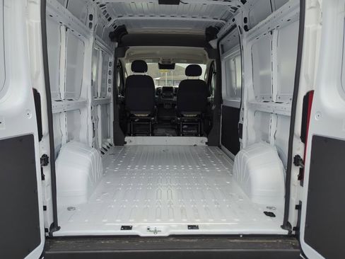 New 2026 RAM ProMaster 2500 w/ Convenience Group FWD image 38