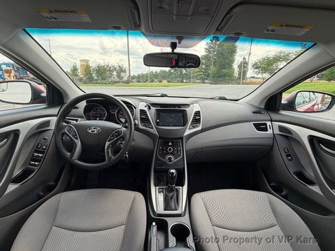 Used 2016 Hyundai Elantra SE w/ Option Group 02 FWD image 17