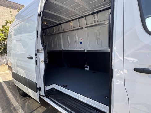 New 2025 Mercedes-Benz Sprinter 2500 image 6