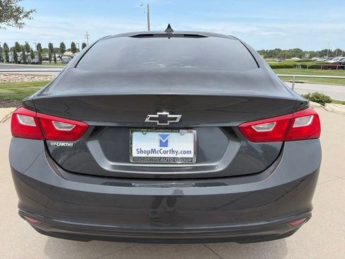 Used 2017 Chevrolet Malibu LT FWD image 18