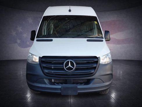 Used 2024 Mercedes-Benz Sprinter 2500 image 8