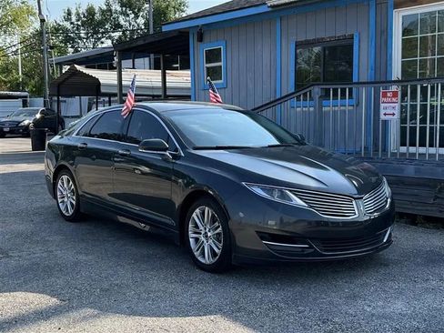 Used 2016 Lincoln MKZ FWD image 4