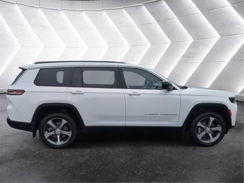 New 2026 Jeep Grand Cherokee L Limited AWD/4WD image 7