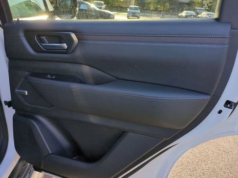 New 2026 Nissan Armada SL w/ Captain's Chari Seat Package RWD image 32