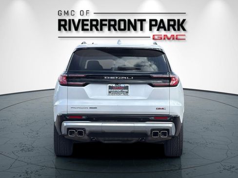 Used 2025 GMC Acadia Denali w/ Super Cruise Package image 4