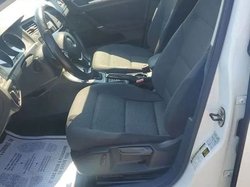 Used 2017 Volkswagen Golf S w/ Driver Assistance Package AWD/4WD image 10