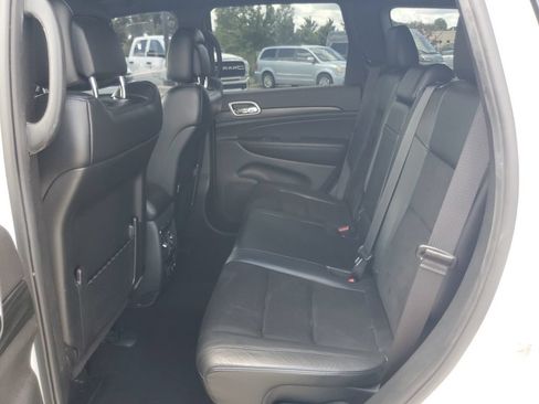 Used 2019 Jeep Grand Cherokee Altitude AWD/4WD image 30