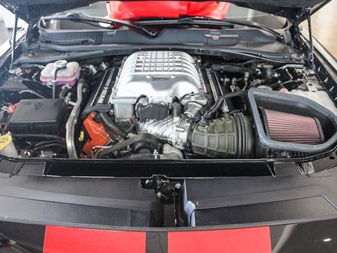 Used 2019 Dodge Challenger SRT Hellcat image 18