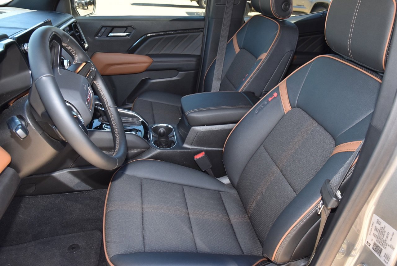 Used 2026 GMC Canyon AT4 AWD/4WD image 9