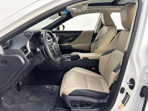 Used 2019 Lexus ES 350 w/ Luxury Package image 16