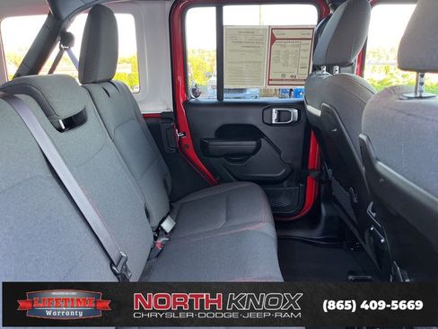 Used 2025 Jeep Wrangler Rubicon image 21
