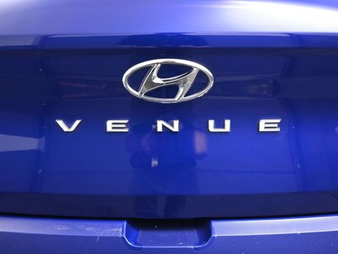 Used 2023 Hyundai Venue Limited w/ Cargo Package image 32