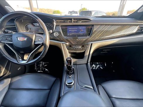 Used 2023 Cadillac XT6 Premium Luxury FWD image 9