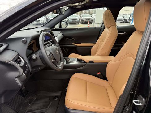 Used 2025 Lexus UX 300h AWD image 13