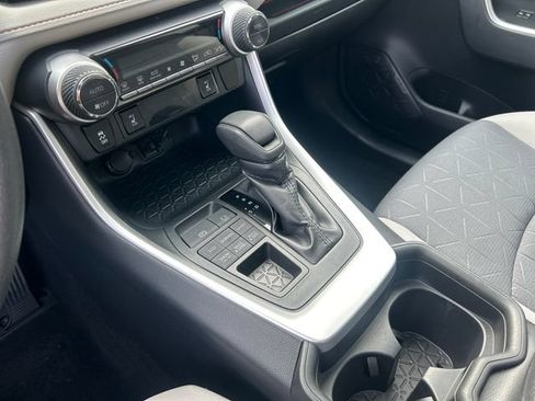 Used 2019 Toyota RAV4 XLE w/ Convenience Package AWD/4WD image 15