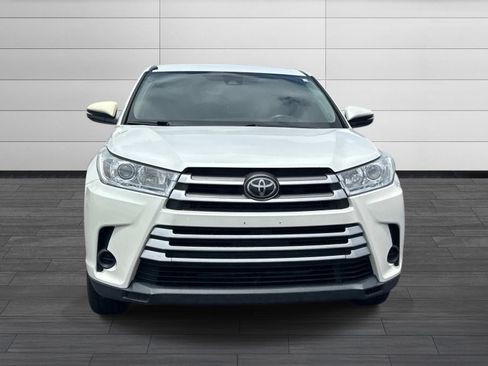 Used 2018 Toyota Highlander LE FWD image 11