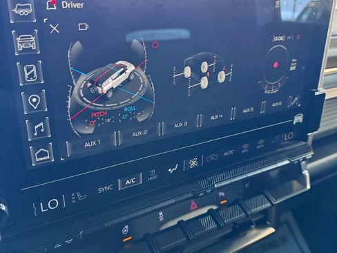 Used 2024 GMC Hummer EV 2X w/ LPO, Illumination Package image 40